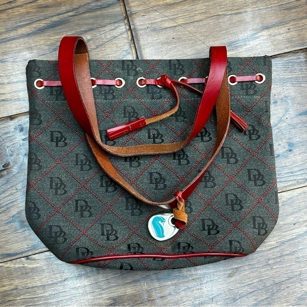 Dooney & Bourke‎ monogram handbag
